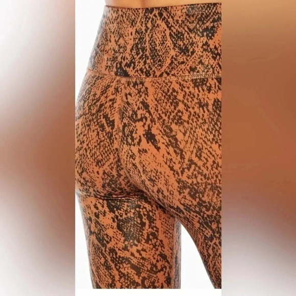 Zobha Taylor Sport Bra + High Rise Shine Legging Size L - Picture 4 of 13